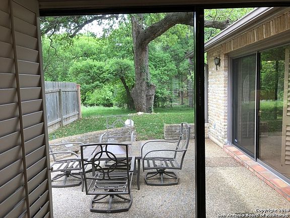 4th image of 3742 Hunters Circle St