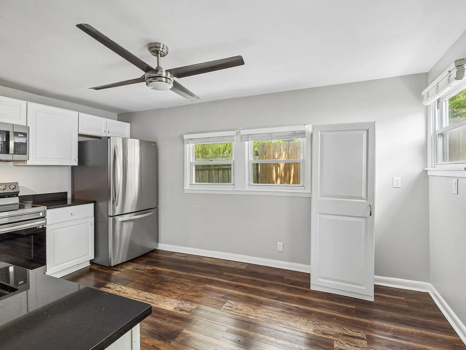 3 bed, 1.0 bath, 1203 sqft, $2,300 — Photo 4