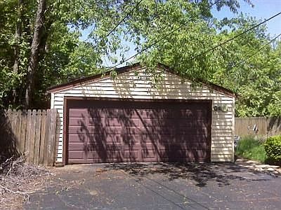 3rd image of 2433 Wheeler Ave