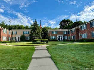 433 Miller Ave APT 203, Rochester, MI 48307