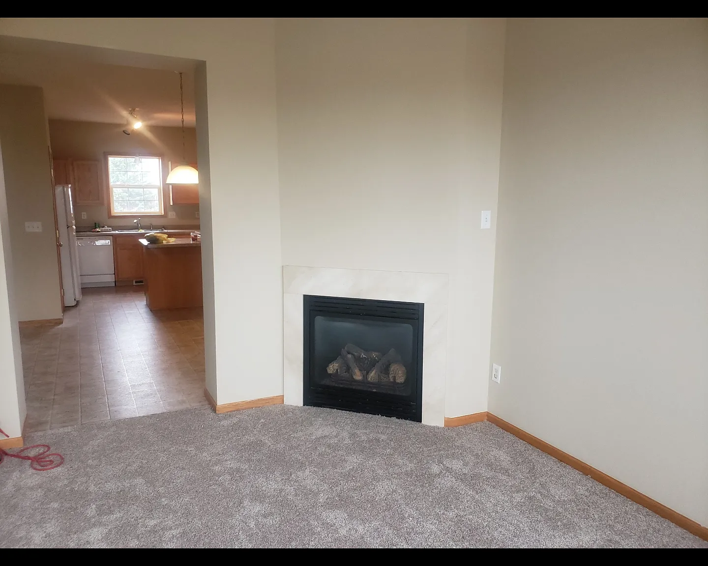 3 bed, 2.5 bath, 1600 sqft, $2,000 — Photo 2