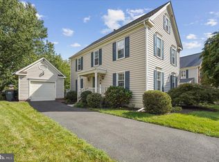 6585 Forsythia St, Springfield, VA 22150