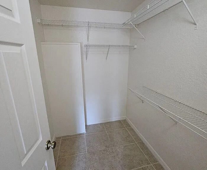 531 NE 28th Ave #100 — Photo 6