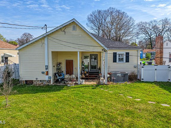 2nd image of 1826 Kenwood Rd