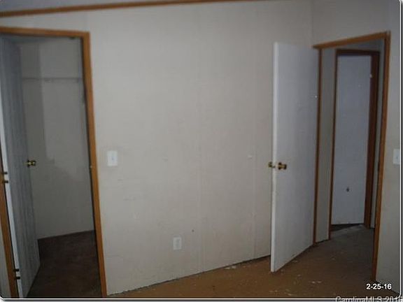 4th image of 5026 Pine Springs Dr