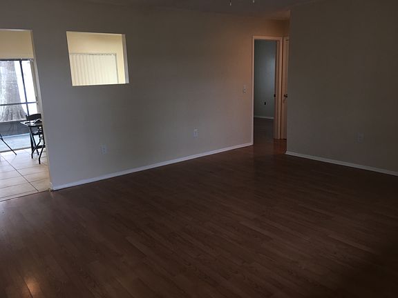 3rd image of 1020 Lochmont Dr