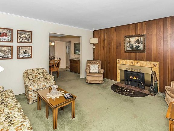 4th image of 102 Maple Dr