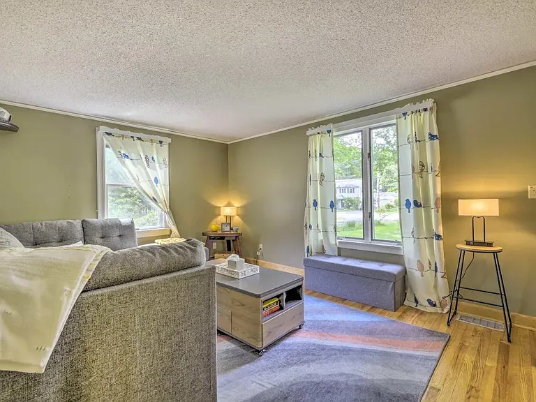Amherst Rd — Photo 18