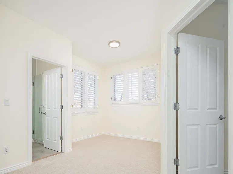 335 N Josephine St #A — Photo 33