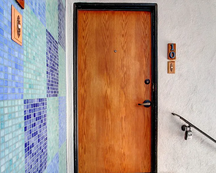 807 5th Street in Santa Monica. Steps to Montana Ave and 5 blocks to the beach! — Photo 15