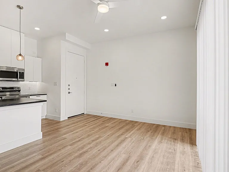 2217 N Fitzhugh Ave #206 — Photo 15
