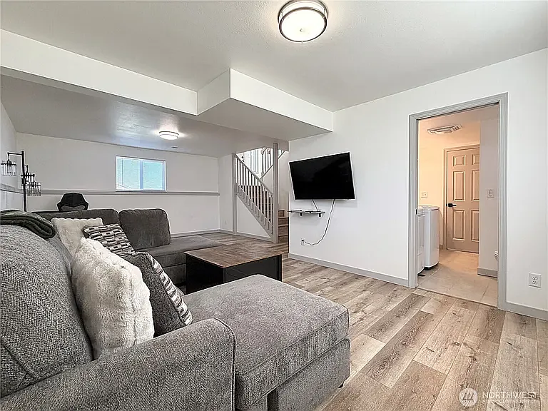 611 Hillcrest Circle Dr — Photo 6