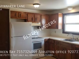 574 Spinnaker Ln, Green Bay, WI 54302