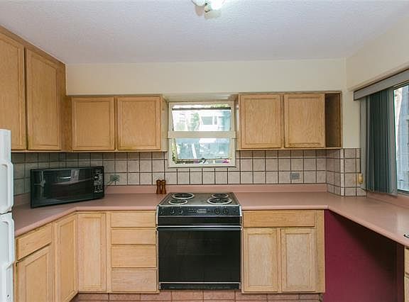 5th image of 320 Ainakea Way APT 203