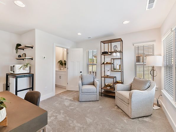 charlotte-north-carolina-448464054 picture