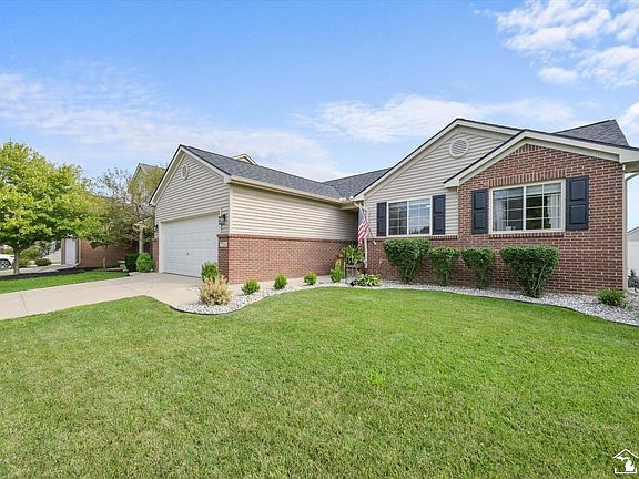 4th image of 716 Falcon Dr