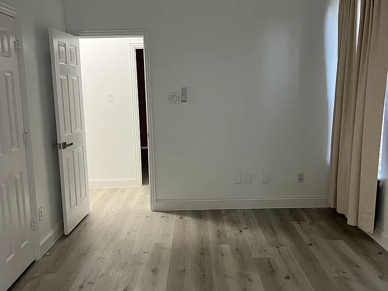7717 Lakecrest Ct — Photo 30