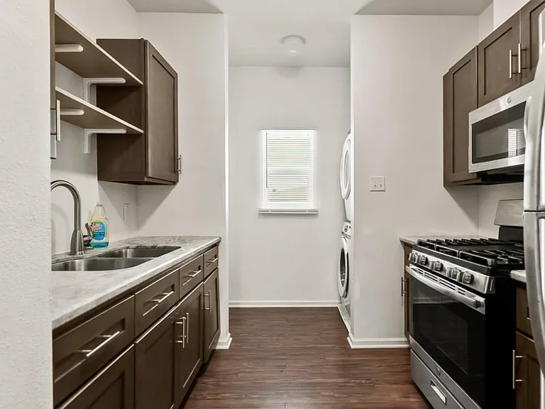 701 N Main St #C — Photo 4