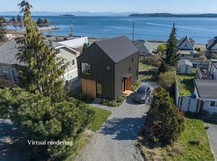 5570 Horne St, Union Bay, BC V0R3B0