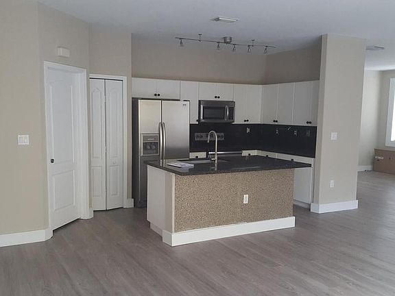 5th image of 11284 NW 75th Ln
