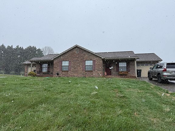 2nd image of 230 Greenbriar Rd