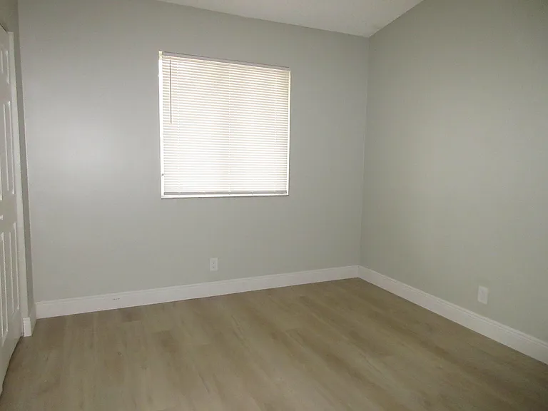 11448 NW 42nd St — Photo 13