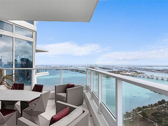4th image of 2020 N Bayshore Dr #Penthouse 4702