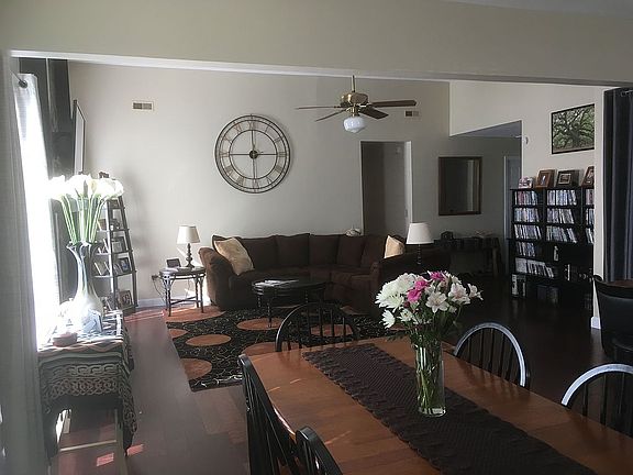 4th image of 8009 New England Dr