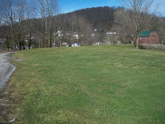 4th image of 140 Beech Ave