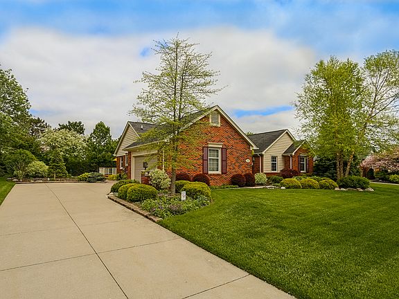 4th image of 9560 Red Pine Dr