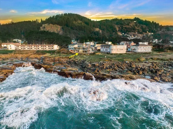 667 Coolidge Ln, Yachats, OR 97498