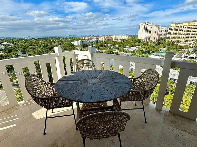 1121 Crandon Blvd #E1001 — Photo 23