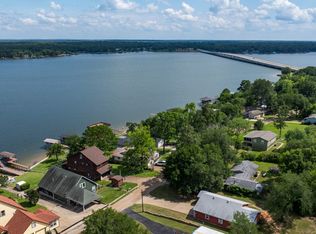 138 Pin Oak Dr, Mabank, TX 75156