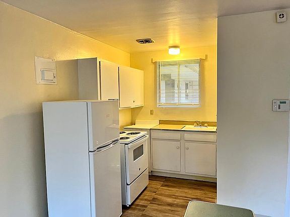 5th image of 2205 Pike St #1/2