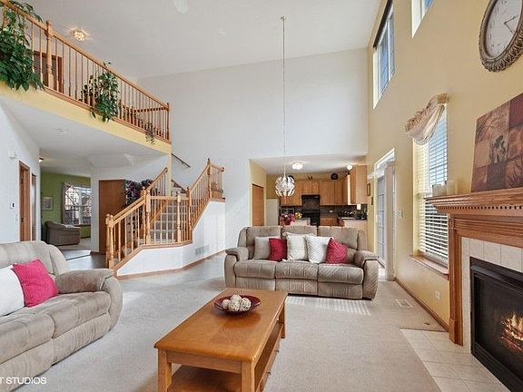 5th image of 1807 Apple Valley Dr