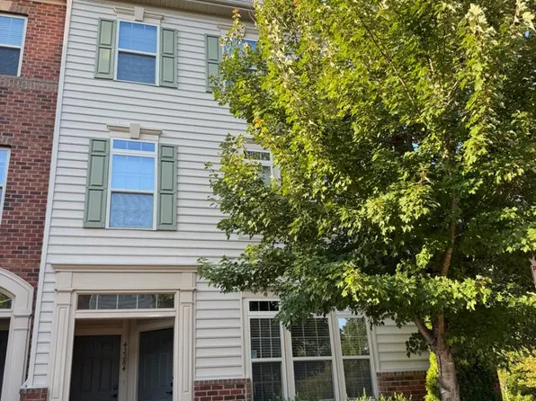 42284 Tackroom Ter, Aldie, VA 20105