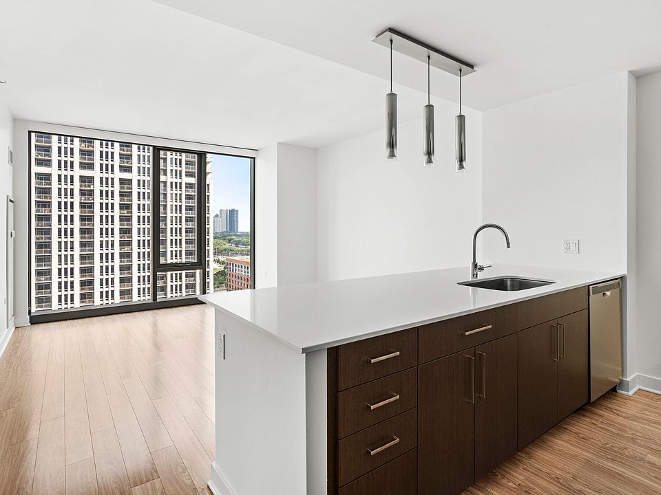 1st image of 1326 S Michigan 3/2 #Penthouse