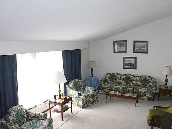 2nd image of 282 Fareway Ln