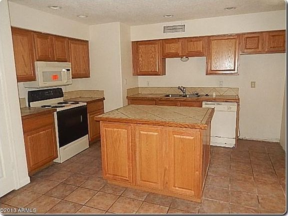 5th image of 3341 E Pueblo Ave