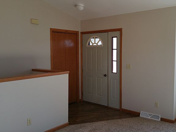 3rd image of N595 Moraine Dr