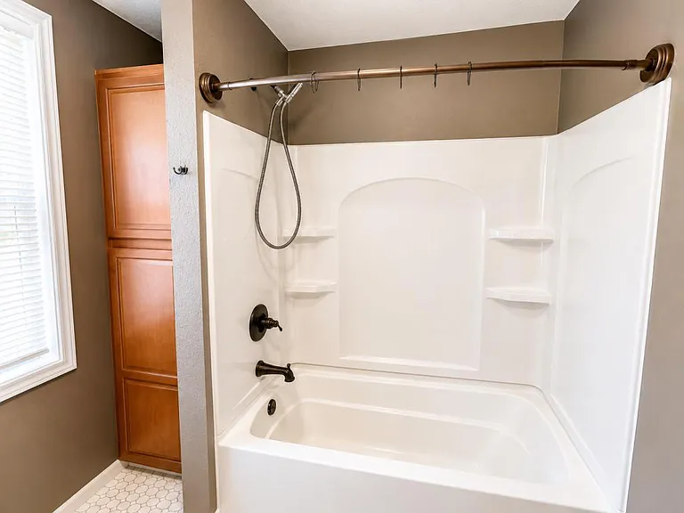 310 E Thayer Ave — Photo 8