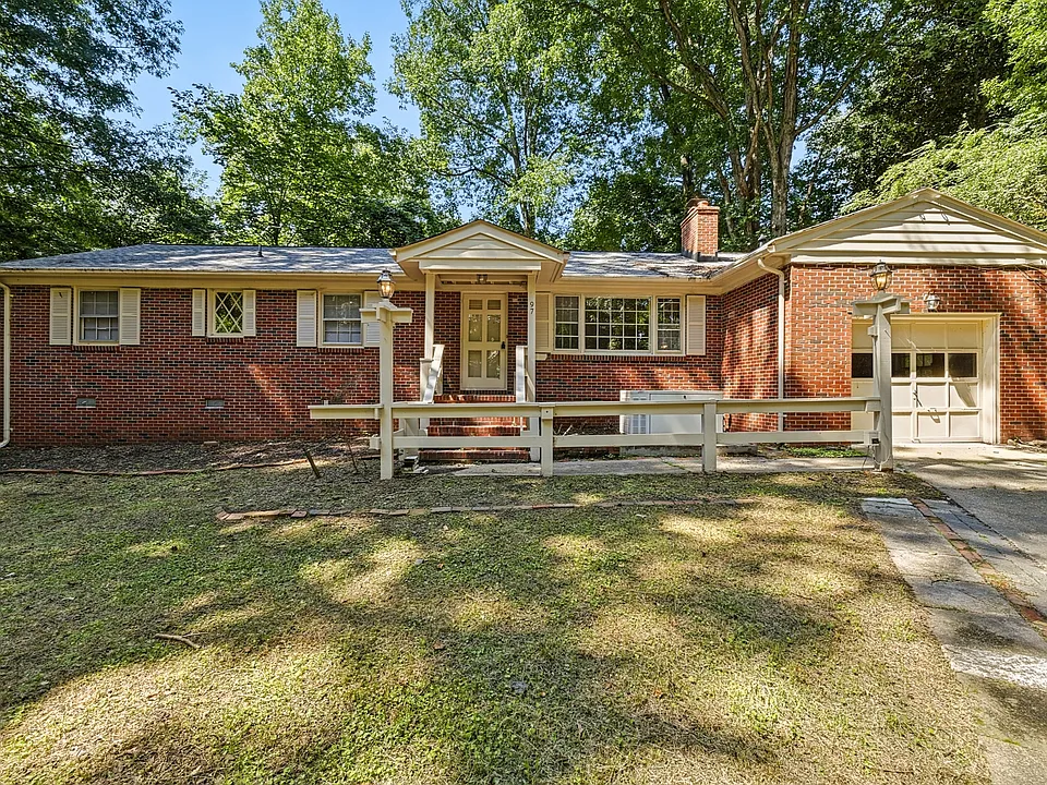 97 Shamrock Ln