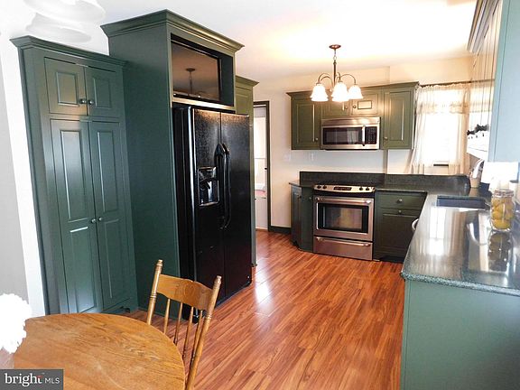 4th image of 15253 Ressler Ln