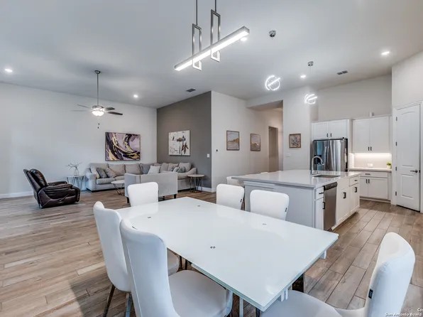 110 Stablewood Ct, Boerne, TX 78006
