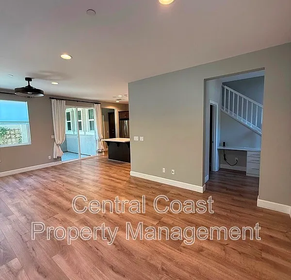 490 Palisade Dr — Photo 4