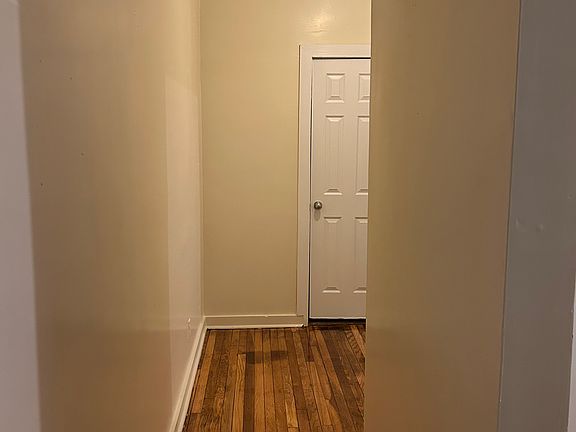 2nd image of 4226 Carpenter Ave #1ST