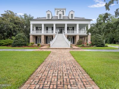 1011 E Beach Blvd, Pass Christian, MS, 39571