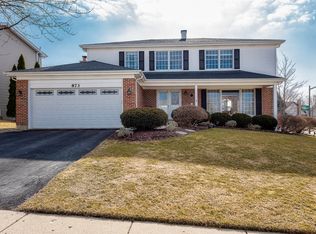 873 Hampton Dr, Carol Stream, IL 60188