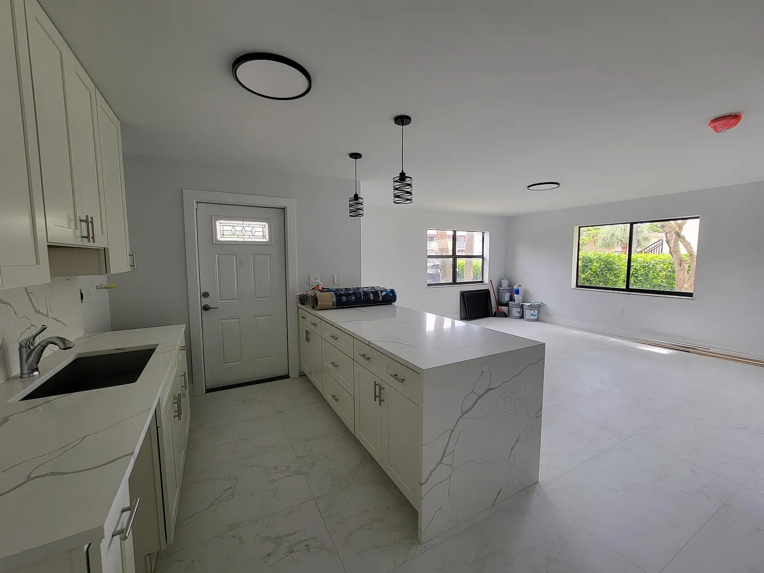 3 bed, 2.0 bath, 1140 sqft, $2,750 — Photo 2