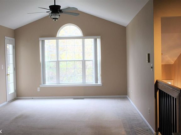 5th image of 44870 Marigold Dr